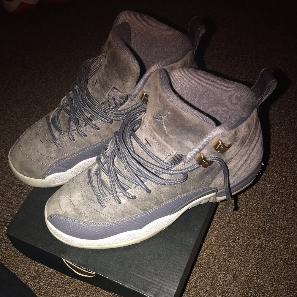 Gently used wolf grey 12s